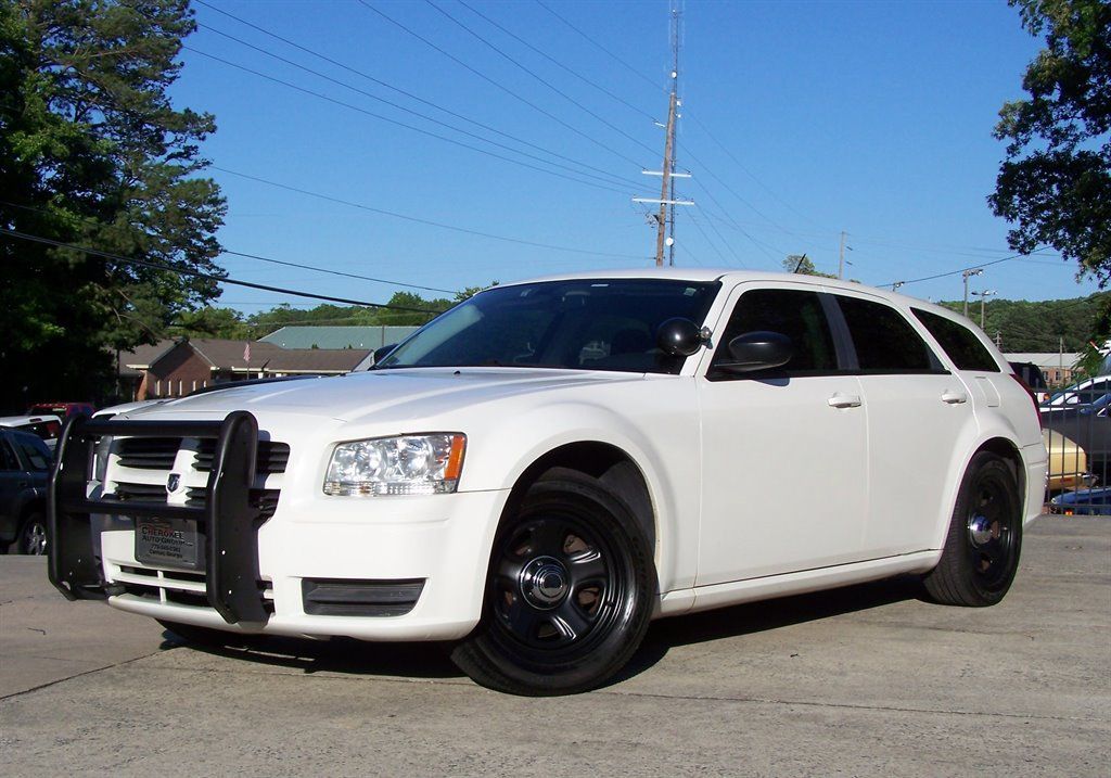 Used 2008 Dodge Magnum RWD image 1