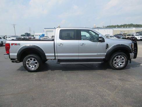 Used 2021 Ford F250 Lariat w/ Lariat Ultimate Package AWD/4WD image 4