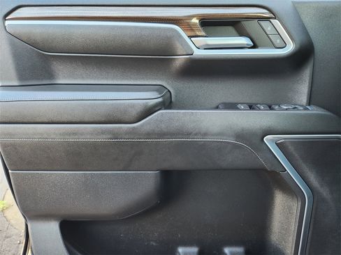 Used 2022 Chevrolet Silverado 1500 LT image 22