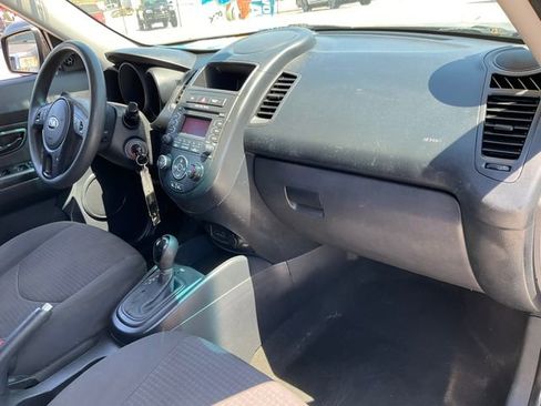 Used 2013 Kia Soul FWD image 19