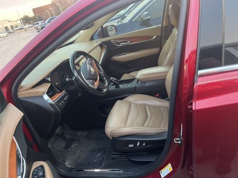 Used 2019 Cadillac XT5 Platinum image 7