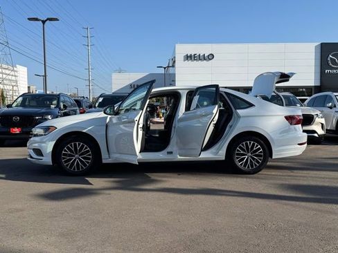 Used 2021 Volkswagen Jetta SE FWD image 28