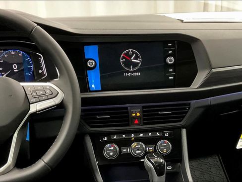 Used 2024 Volkswagen Jetta SEL image 12