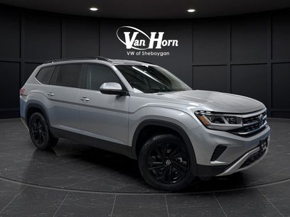 Used 2023 Volkswagen Atlas SE w/ Black Wheel Package