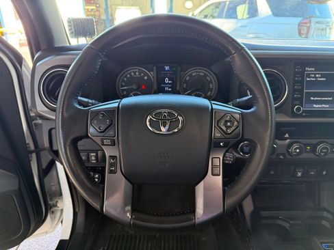Used 2020 Toyota Tacoma TRD Off-Road AWD/4WD image 14