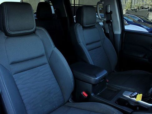 Used 2022 Nissan Frontier SV w/ Technology Package image 16