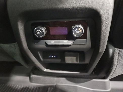 New 2026 Chevrolet Traverse LT image 16