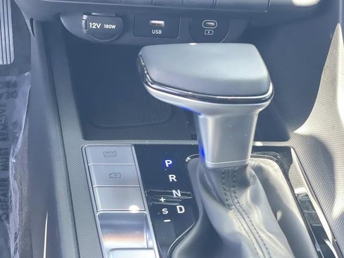 Used 2024 Hyundai Elantra SEL FWD image 16
