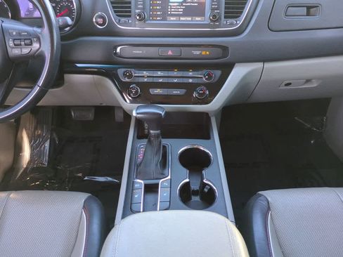 Used 2020 Kia Sedona EX image 19