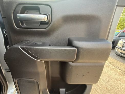 Used 2019 Chevrolet Silverado 1500 Custom w/ Custom Value Package image 21