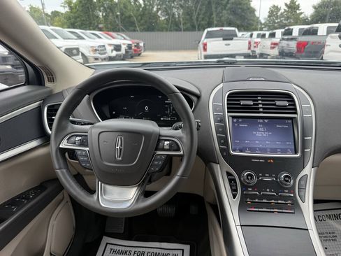 Used 2020 Lincoln Nautilus FWD w/ Equipment Group 101A image 22