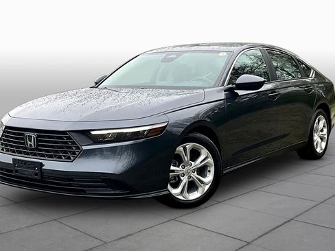 Used 2025 Honda Accord LX image 2
