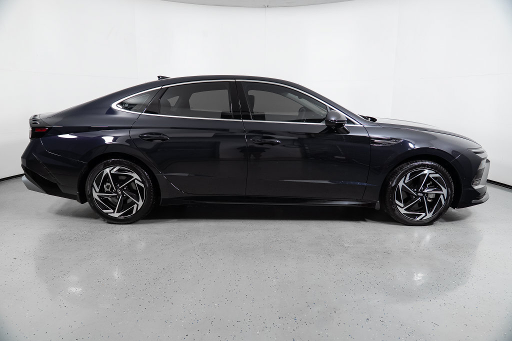 New 2026 Hyundai Sonata SEL FWD image 3