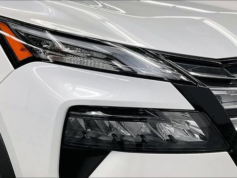 New 2025 Nissan Rogue SL w/ Tech Package AWD/4WD image 14