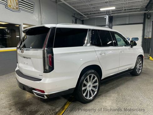 Used 2024 Cadillac Escalade Premium Luxury Platinum image 3