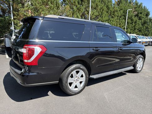 Used 2019 Ford Expedition Max XLT w/ Equipment Group 202A AWD/4WD image 10