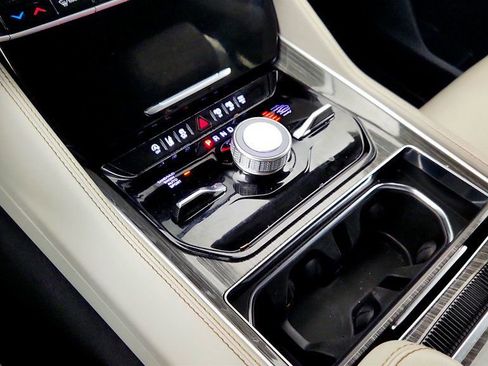 Used 2022 Jeep Wagoneer Series II w/ Convenience Group I image 15