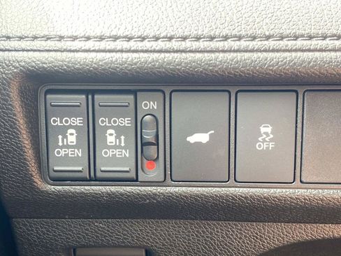 Used 2025 Honda Odyssey EX-L image 32