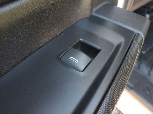 Used 2023 GMC Sierra 3500 Pro w/ Convenience Package image 18