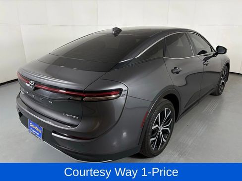 Used 2024 Toyota Crown AWD/4WD image 10