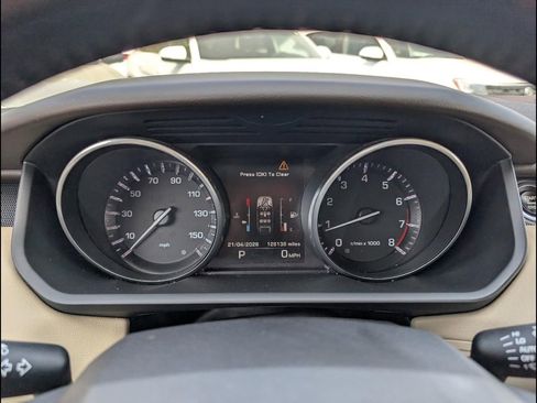 Used 2014 Land Rover Range Rover Sport HSE image 15