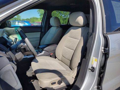 Used 2013 Ford Explorer 4WD w/ Class III Trailer Tow Pkg image 2