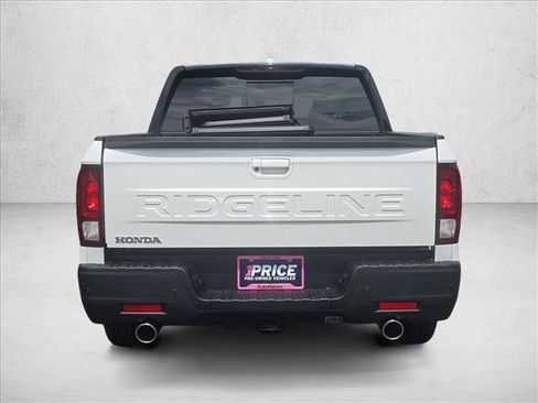 Used 2025 Honda Ridgeline Black Edition image 6