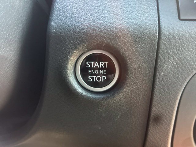 Used 2025 Nissan Frontier 4x4 Crew Cab image 39