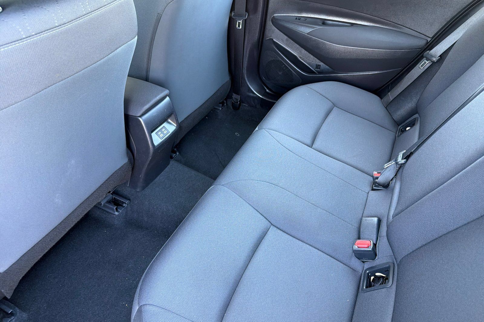Used 2025 Toyota Corolla LE FWD image 16