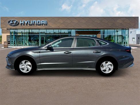 New 2025 Hyundai Sonata SE image 3