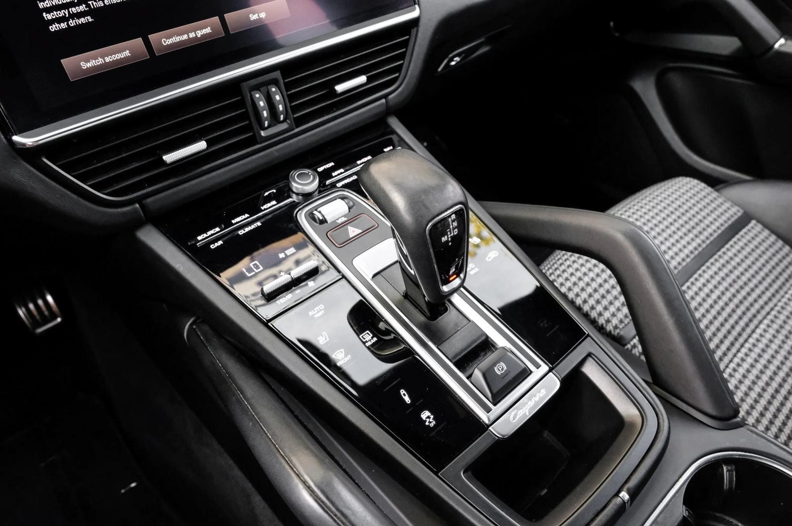 Used 2022 Porsche Cayenne GTS AWD/4WD image 22
