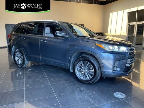 Used 2019 Toyota Highlander XLE image 1