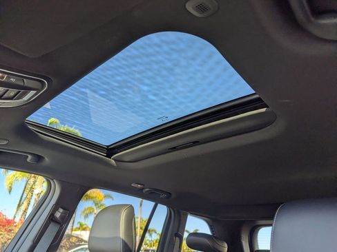 New 2025 Jeep Grand Cherokee Altitude image 22