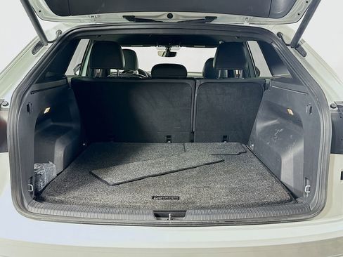 Used 2021 Volkswagen Atlas Cross Sport SE w/ V6 Towing Package image 16