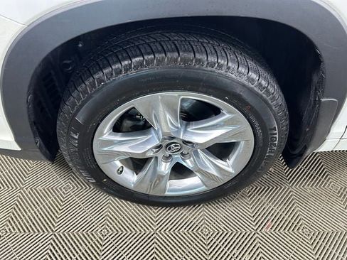 Used 2017 Toyota Highlander Limited w/ Protection Package #3 AWD/4WD image 11