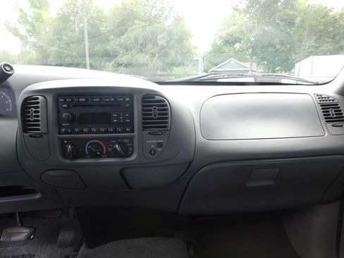 Used 2003 Ford F150 XLT image 7