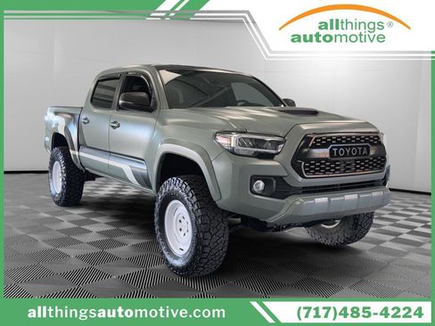 Used 2022 Toyota Tacoma TRD Sport w/ Technology Package image 1