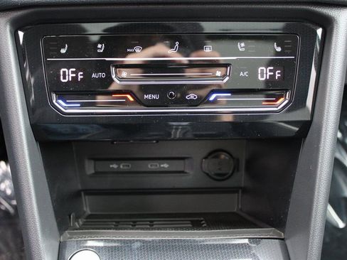 New 2026 Volkswagen Taos SEL AWD/4WD image 16