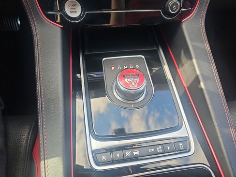 Used 2017 Jaguar F-PACE S image 26