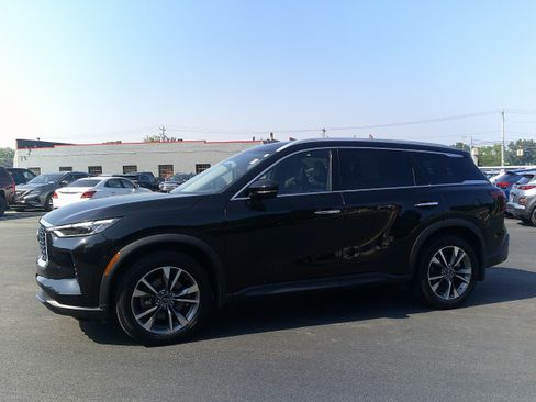 Used 2023 INFINITI QX60 Luxe w/ Cargo Package AWD/4WD image 3