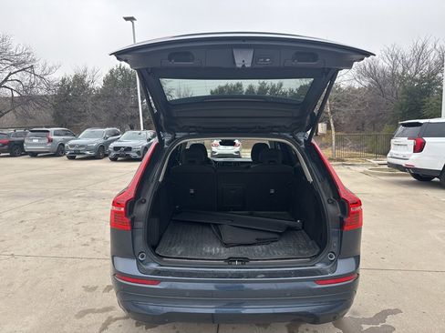 Used 2023 Volvo XC60 B5 Core image 7