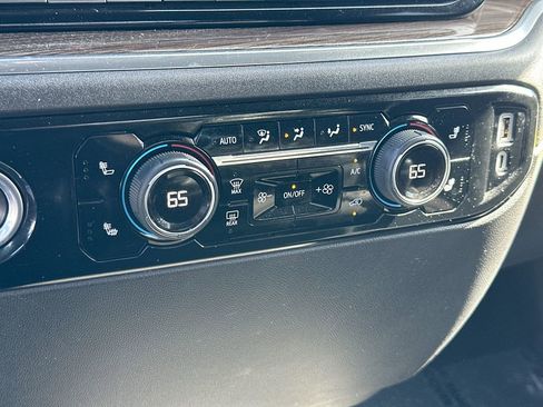 Used 2023 Chevrolet Silverado 1500 LT image 16