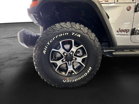 Used 2018 Jeep Wrangler Unlimited Rubicon AWD/4WD image 9