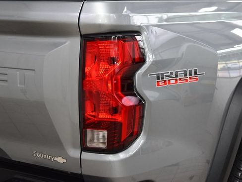 Used 2024 Chevrolet Colorado Trail Boss w/ Technology Package AWD/4WD image 19
