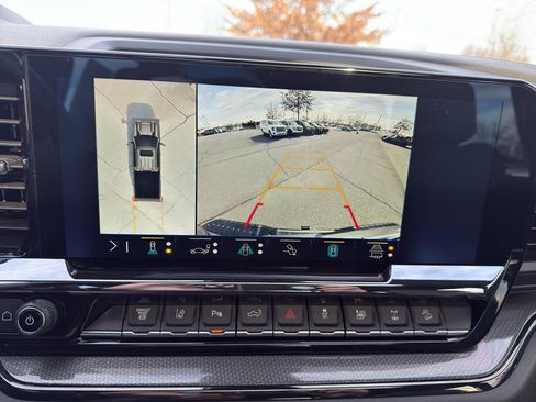 Used 2024 Chevrolet Silverado 2500 ZR2 w/ Technology Package image 21