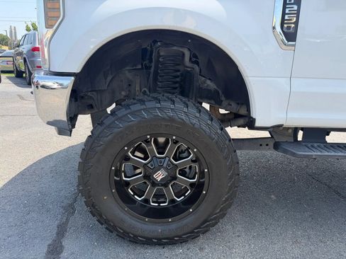 Used 2018 Ford F250 XLT AWD/4WD image 16