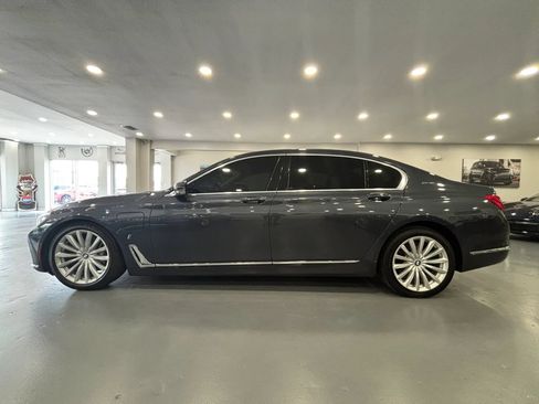 Used 2017 BMW 740e xDrive AWD/4WD image 4