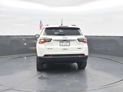 Used 2017 Jeep Compass Latitude w/ Popular Equipment Group AWD/4WD image 6