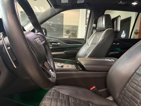 Used 2023 Cadillac Escalade V image 13