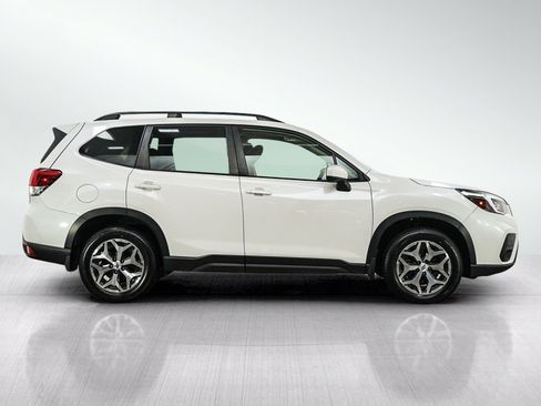 Used 2020 Subaru Forester Premium AWD/4WD image 6